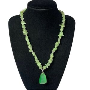 Vintage Green Cats Eye Gem Pendant Necklace
